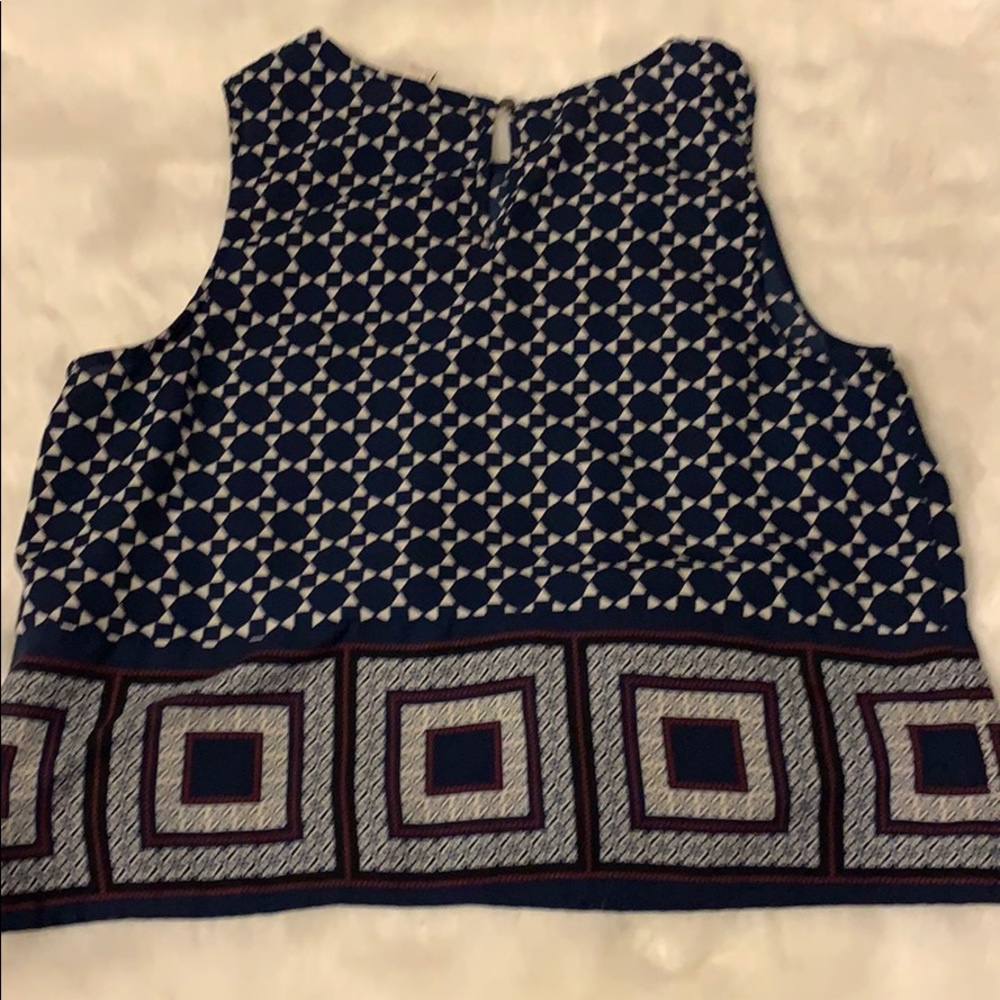 Short Sleeved Pattern Shirt - Picture 3 of 3